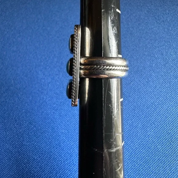 Sterling Silver Ring with Turquoise Stones - Picture 5 of 6